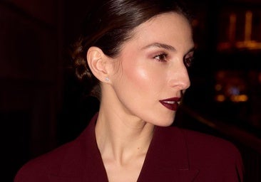 Prueba de que los labios color burdeos son los más elegantes: así es como usarlos para acertar
